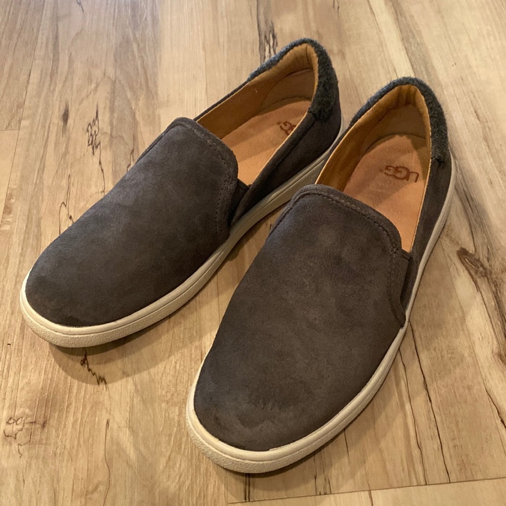 UGG CAS Slip on Sz 7.5